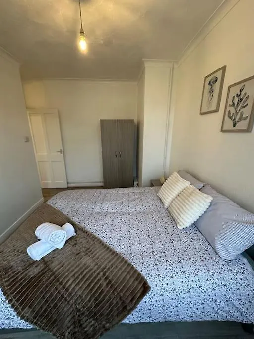 Chic 3 Bedroom Flat Ontower Bridge London 0*,