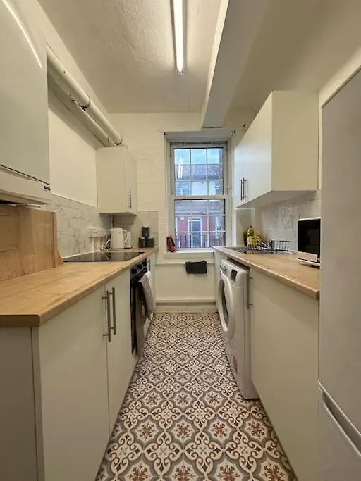 Chic 3 Bedroom Flat Ontower Bridge London