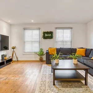 In Shoreditch/ Old St Apartment