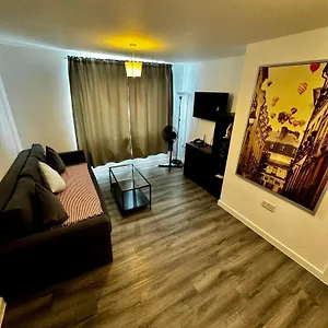 Stratford Luxury Apartment