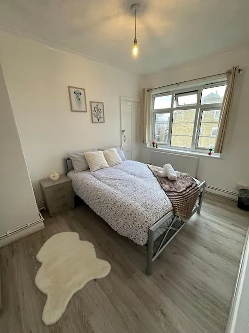Chic 3 Bedroom Flat Ontower Bridge London 0*,  United Kingdom